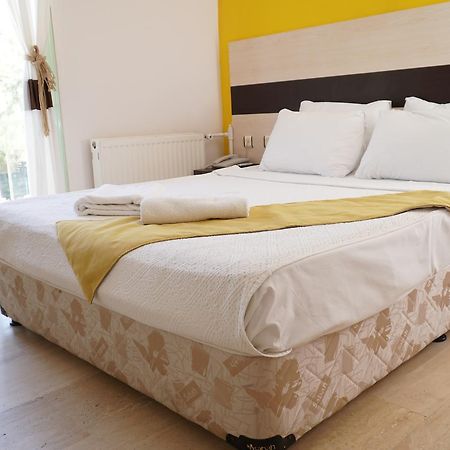 R+ Hotel By Rooms Çeşme Esterno foto