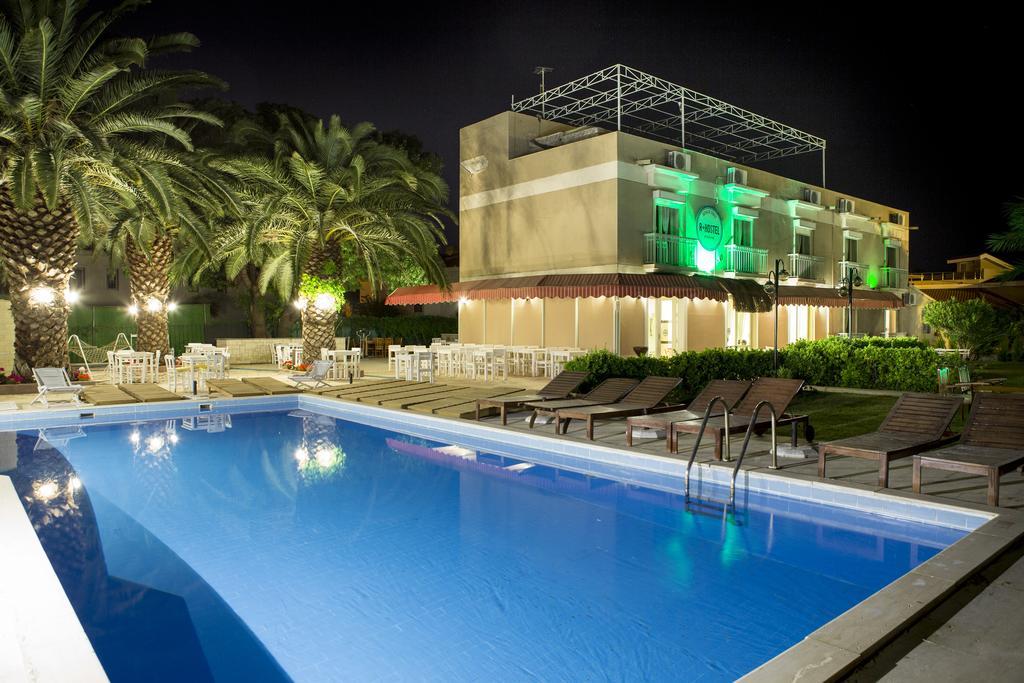 R+ Hotel By Rooms Çeşme Esterno foto