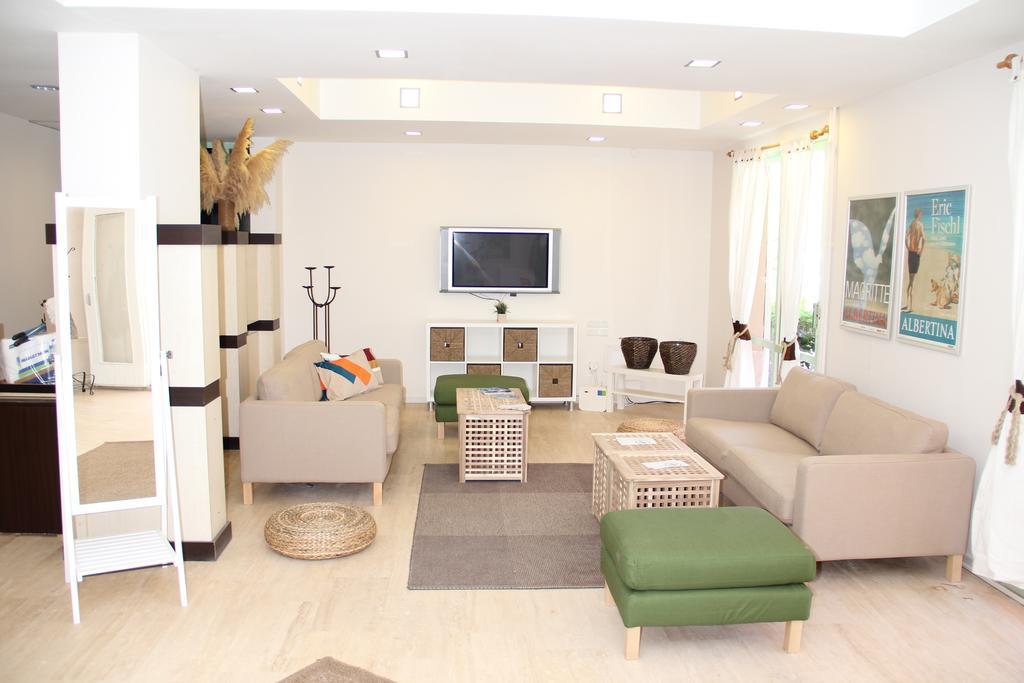 R+ Hotel By Rooms Çeşme Esterno foto