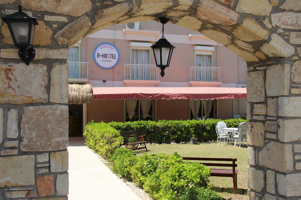 R+ Hotel By Rooms Çeşme Esterno foto