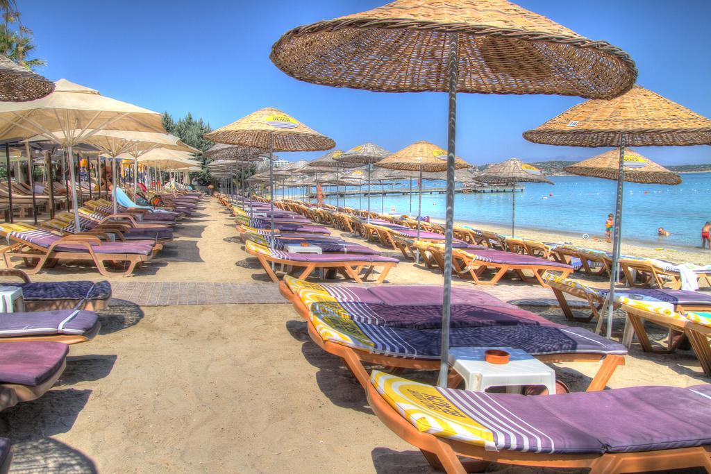 R+ Hotel By Rooms Çeşme Esterno foto