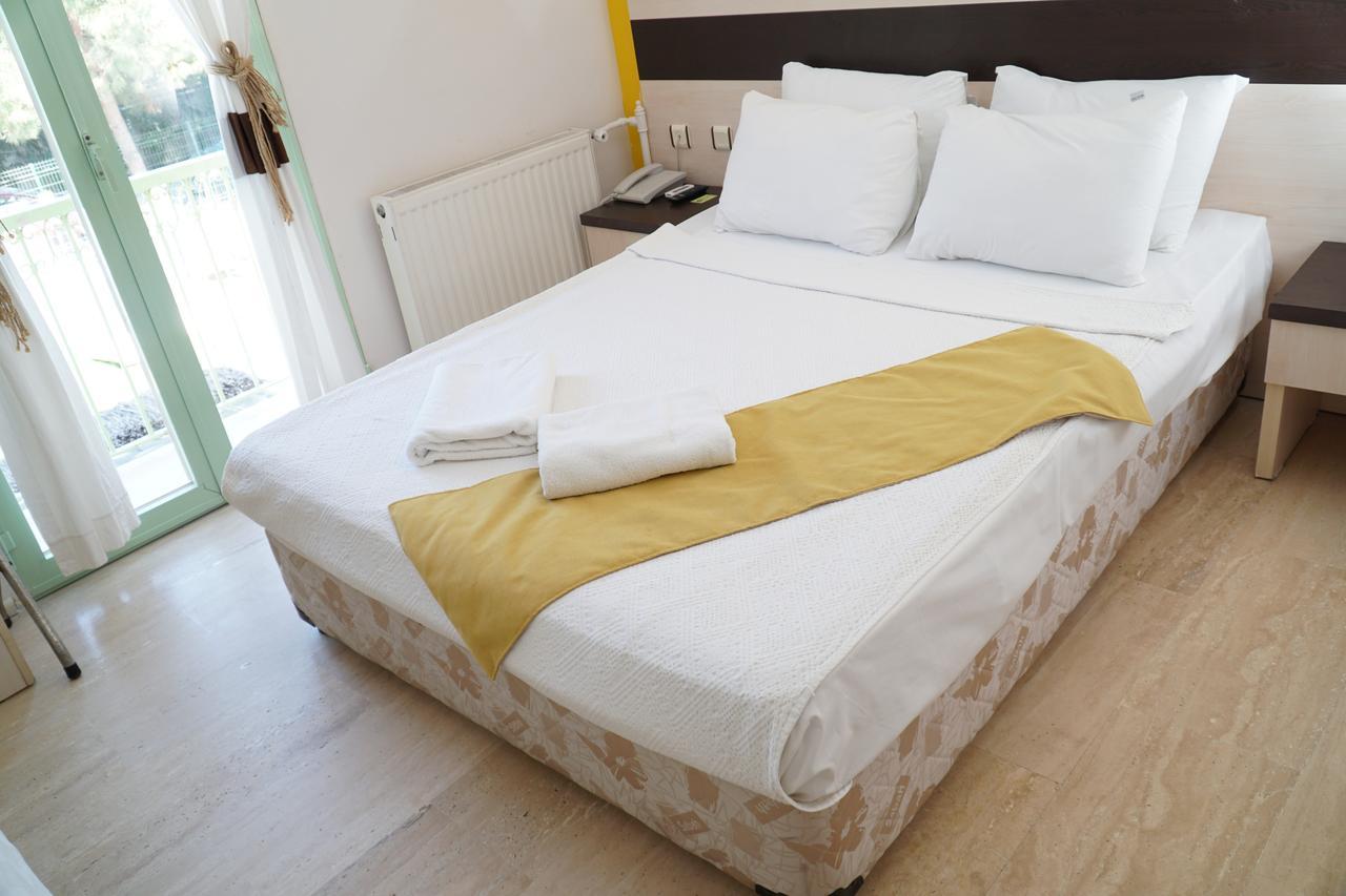 R+ Hotel By Rooms Çeşme Esterno foto