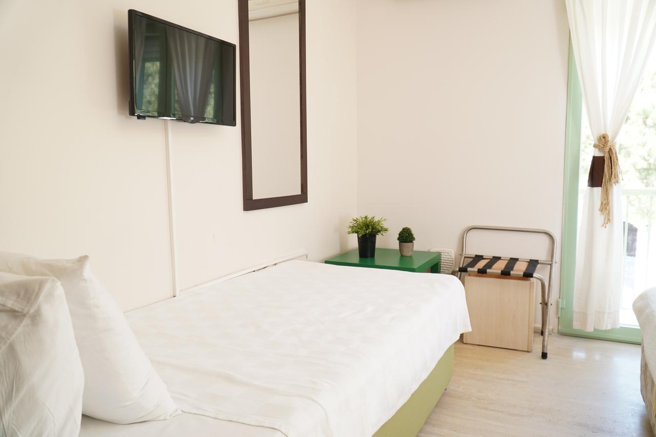 R+ Hotel By Rooms Çeşme Esterno foto